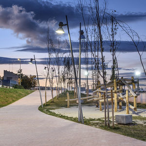 городской фонарный столб