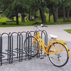 напольная парковка для велосипедов
