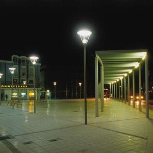 городской фонарный столб