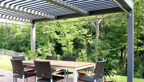 Пергола пристроенная к зданию - Proverbio Outdoor Design - из дерева / с солнцезащитной системой