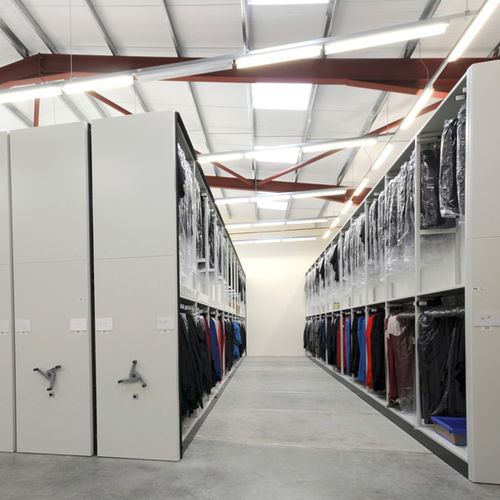 Мобильный стеллаж для хранения - COMPACTUS® MANUEL - Bruynzeel Storage Systems - для профессионального использования / для архива / электрический