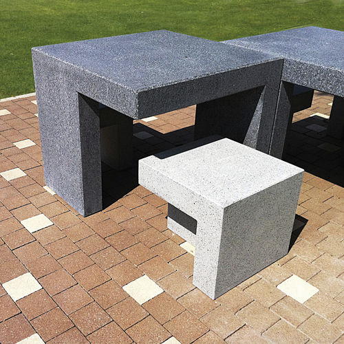 Современный комплект стол - стулья - LOUNGE® - QUARTZO DESIGN - из восстановленного камня / для общественных мест