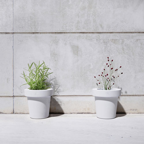 Кадка для садовых растений из бетона - VASE S : 230 - SIT Urban Design - круговая / современная / для общественных мест