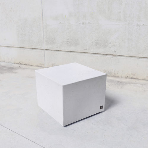 Современная общественная скамейка - CUBO B : 108 - SIT Urban Design - из бетона