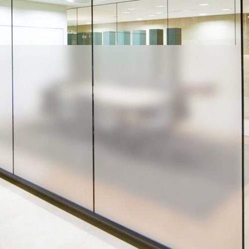 Декоративная пленка для приклеивания на стекло - Mat Silver - SolarScreen International - ПВХ / клейкая / с эффектом матированного стекла
