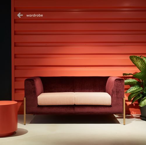 Современный диван - COOL - UFFICIO DESIGN ITALIA - из ткани / с подлокотниками / со съемной подушкой