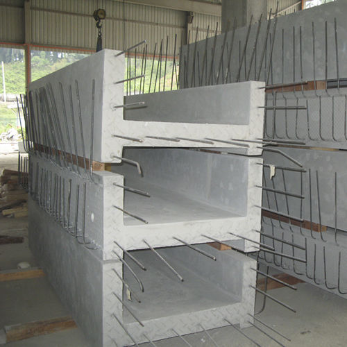 Кадка для садовых растений из бетона - BOX - SPC Industries Sdn Bhd - прямоугольная / современная / для общественных мест