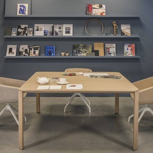 Современный стол для собраний - ERMETE - True Design srl - из березы / из ламината / с основанием из цельной древесины