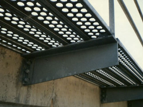 Решетчатый настил из металла - SAFETY-GRIP® - AMICO - Alabama Metal Industries - для мостка
