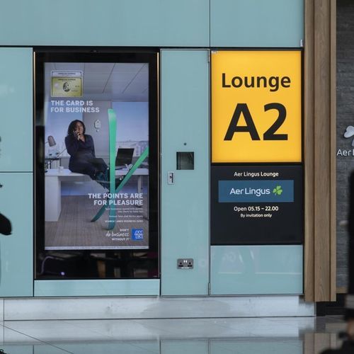 Отдельностоящее информационное табло - JCDecaux - Mobilier Urbain - настенное / для интерьера / LED