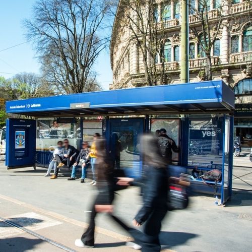 Крытая автобусная остановка из стали - JCDecaux - Mobilier Urbain - из гальванизированной стали / умная / со скамейкой