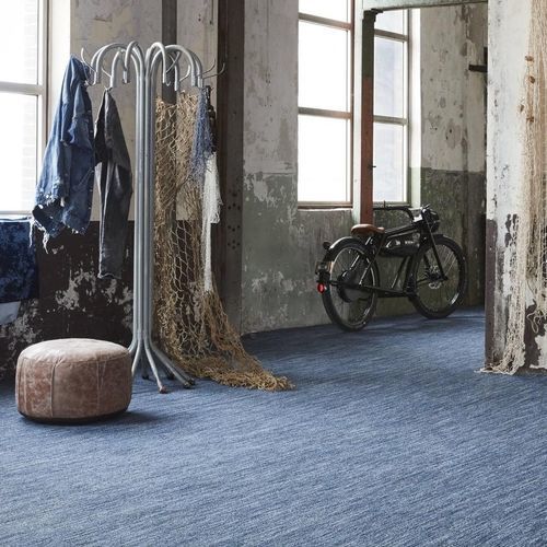 Структурированное ковровое покрытие - DENIM - Tarkett RESIDENTIAL - синтетическое / однотонное / серое