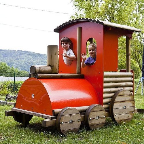 Транспортное средство для игровой площадки - LOCOMOTIVE  - eibe Produktion + Vertrieb GmbH & Co KG - из дерева / для наружного применения