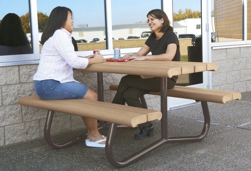Современный стол для пикника - Poly - Design 2585 - LANDSCAPE STRUCTURES - из полиэтилена / с основанием из термолакированной стали / прямоугольный