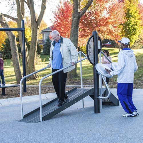 Устройство для фитнеса для пожилых людей - HealthBeat® Mobility - Design 3490 - LANDSCAPE STRUCTURES - для наружного применения / для профессионального использования / для оздоровительной пробежки