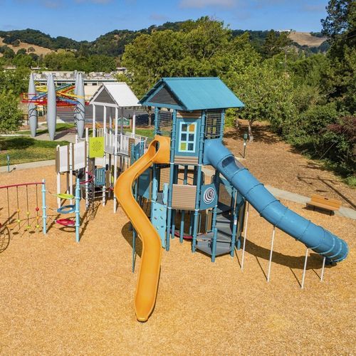 Игровая конструкция для игровой площадки - Playground Fantastico - LANDSCAPE STRUCTURES - из стали, покрытой порошком / из полиэтилена / из переработанного пластика