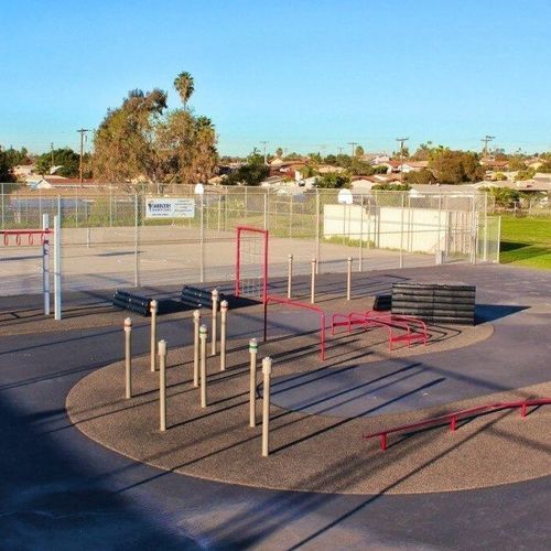 Полоса препятствий для профессионального использования - progressive design playgrounds - слаломная / с платформой / прыжки в высоту
