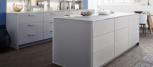 Рабочая поверхность из стекла - THIN WORKTOPS - LEICHT - из гранита / для кухни / лакированная