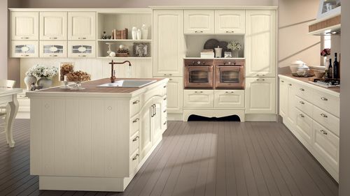 Классическая кухня - VERONICA - CUCINE LUBE - из дерева / островного типа / с ручками