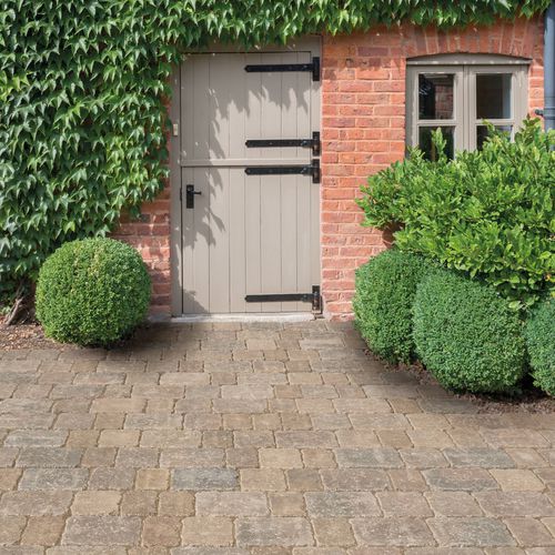 Напольная плитка из бетона - WOBURN RUMBLED INFILTA - BRADSTONE - из восстановленного камня / для наружного применения / с возможным проездом транспорта
