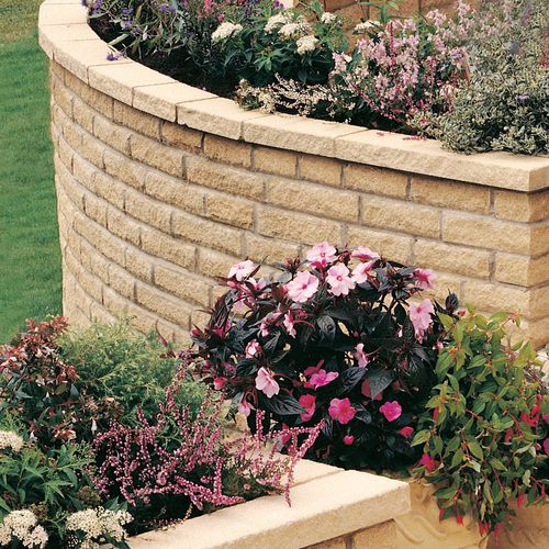Обрамление для сада - PITCHED - BRADSTONE - из бетона / из восстановленного камня / в высоту