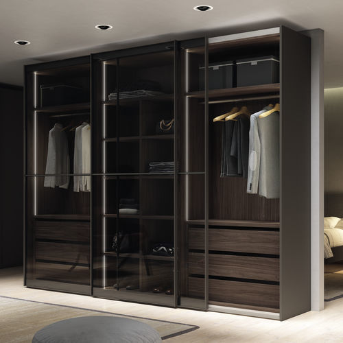 Модульный шкаф для одежды - DOBLE 404 - MUEBLES MESEGUE, S.A. - современный / из дерева / с раздвижными дверями