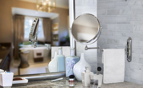 Настенное зеркало для ванной комнаты - VALET - Better Living Products - современное / круглое / из стали