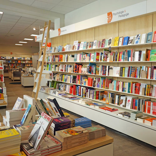 Настенная стойка для брошюр - BOOKSTORES - Gondella - из дерева / для профессионального использования
