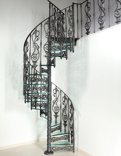 Винтовая лестница - C 162 - Ghisarredo - со стеклянными ступеньками / стальная конструкция / для бытового использования