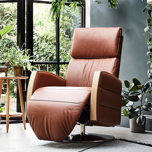 Современное кресло - NOTO - ercol - из кожи / из ткани / из дуба