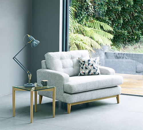 Современный вспомогательный столик - CHESHAM - ercol - из дуба / из стекла / квадратный