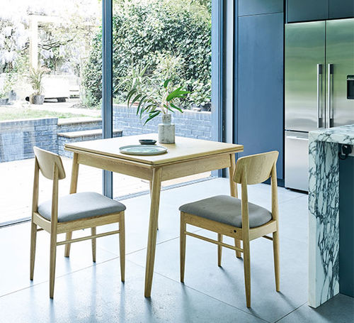 Современный обеденный стол - CHESHAM - ercol - из дуба / прямоугольный / с удлинителем