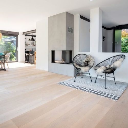 Паркет из паркетной доски - W.05 - Dennebos Flooring - «венгерская елка» / под старину / приклеиваемый