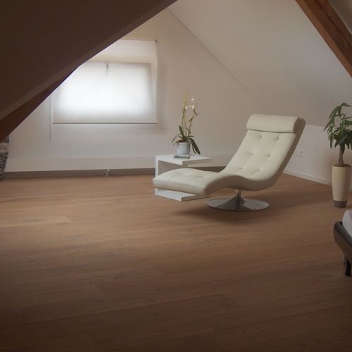Паркет из паркетной доски - G.03 - Dennebos Flooring - «венгерская елка» / под старину / приклеиваемый