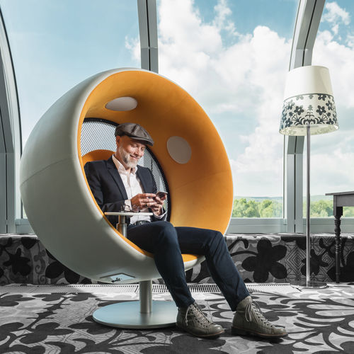Звуковое кресло - by Holger Fritzlar - SONIC CHAIR by designatics production GmbH  - современное / из кожи / из нержавеющей стали