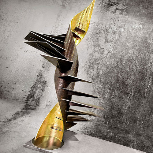Винтовая лестница - SKULPTURA : "LEAF" GOLD - Officine Sandrini - с металлическими ступеньками / металлическая конструкция / для бытового использования