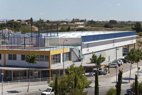 Сборное здание - PADEL CAMBRILS - HORMIPRESA - из бетона / для спортивного учреждения / современное