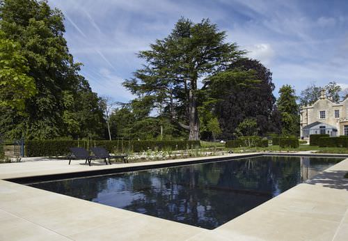 Бассейн для наружного применения - GLOUCESTERSHIRE - GUNCAST SWIMMING POOLS - заглубленный / из камня / с защитным чехлом