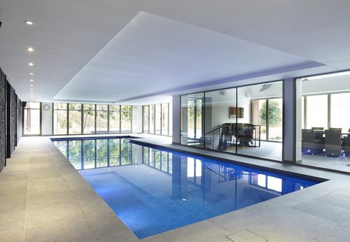 Бассейн для интерьера - BUCKINGHAMSHIRE - GUNCAST SWIMMING POOLS - заглубленный / из керамики