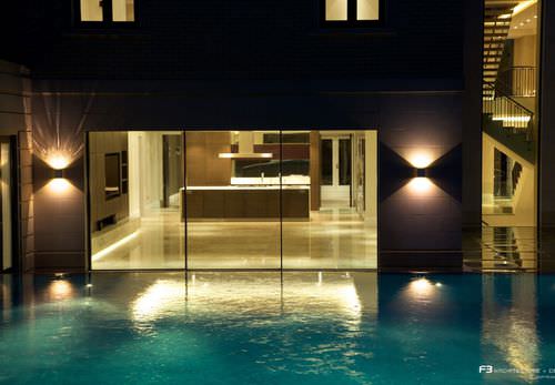 Переливной бассейн - HERTFORDSHIRE - GUNCAST SWIMMING POOLS - для интерьера / заглубленный / из бетона