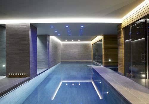 Бассейн для интерьера - GUNCAST SWIMMING POOLS - заглубленный / из бетона