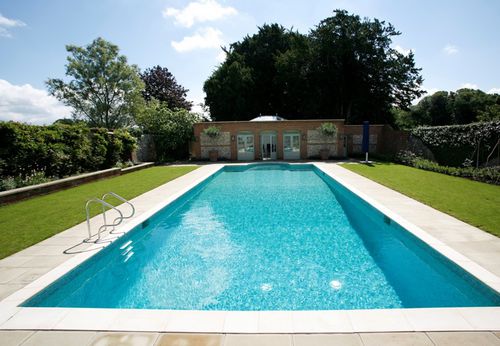 Бассейн плавательный бассейн - OXFORDSHIRE - GUNCAST SWIMMING POOLS - для наружного применения / заглубленный / из камня