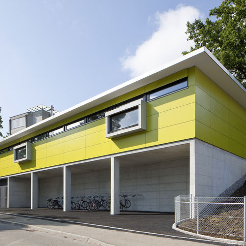 Облицовка фасада для вентилируемого фасада - CELLON - NURSERY SCHOOL ADLISWIL - Bruag Design Factory AG - панельная / из ламината высокого давления / гладкая