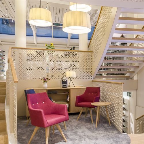 Ограждение с панелями - Schuhhaus Schneider - Bruag Design Factory AG - для интерьера / для лестниц / для кровати-чердака