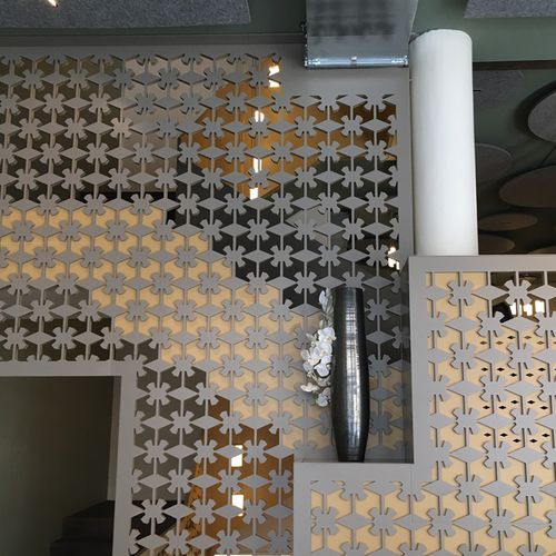 Ограждение с панелями - RESTAURANT ENZIAN ZÜRICH - Bruag Design Factory AG - для интерьера / для кровати-чердака