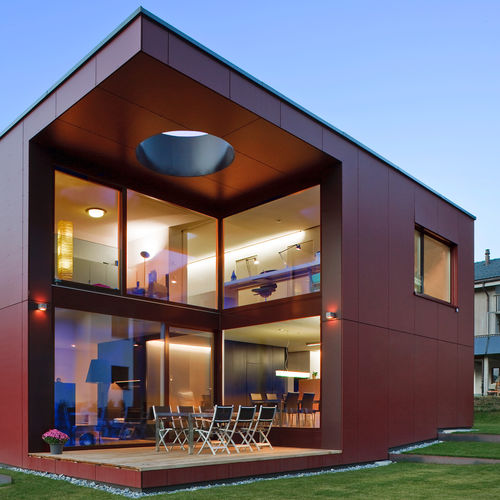 Панельная облицовка фасада - FORMBOARD TOP PINE - SINGLE FAMILY HOUSE RIED-BRIG - Bruag Design Factory AG - из древесного волокна / гладкая / лакированная