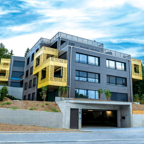 Панельная облицовка фасада - CELLON - SEESTRASSE 108 KILCHBERG - Bruag Design Factory AG - из ламината высокого давления / гладкая / перфорированная