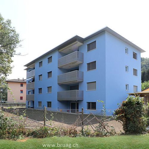 Балкон с панелями - CELLON - MULTIPLE DWELLING RESIDENZA HORO LOSONE - Bruag Design Factory AG - из композита / из ламината высокого давления