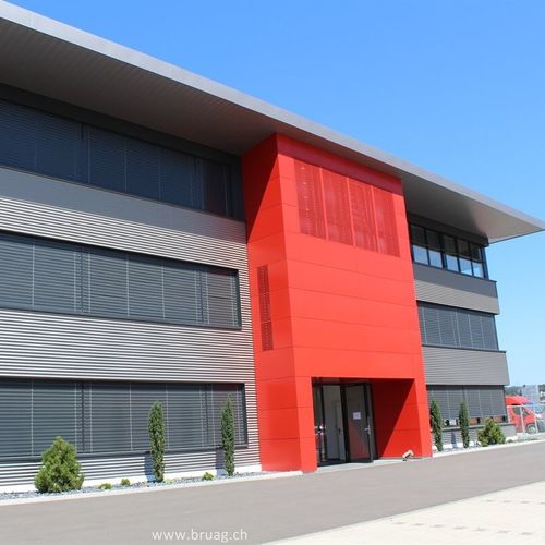 Панельная облицовка фасада - CELLON - EXTENSION ERNE AG LAUFENBURG - Bruag Design Factory AG - из композита / из ламината высокого давления / гладкая