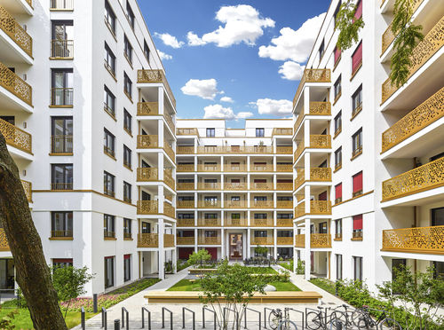 Балкон с панелями - CELLON WALLSTRASSE BERLIN - Bruag Design Factory AG - из перфорированного листа / из ламината высокого давления